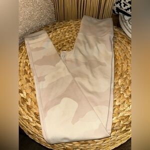 UGC AERIE Offline Goals Marbled 7/8 Legging Size XS Long